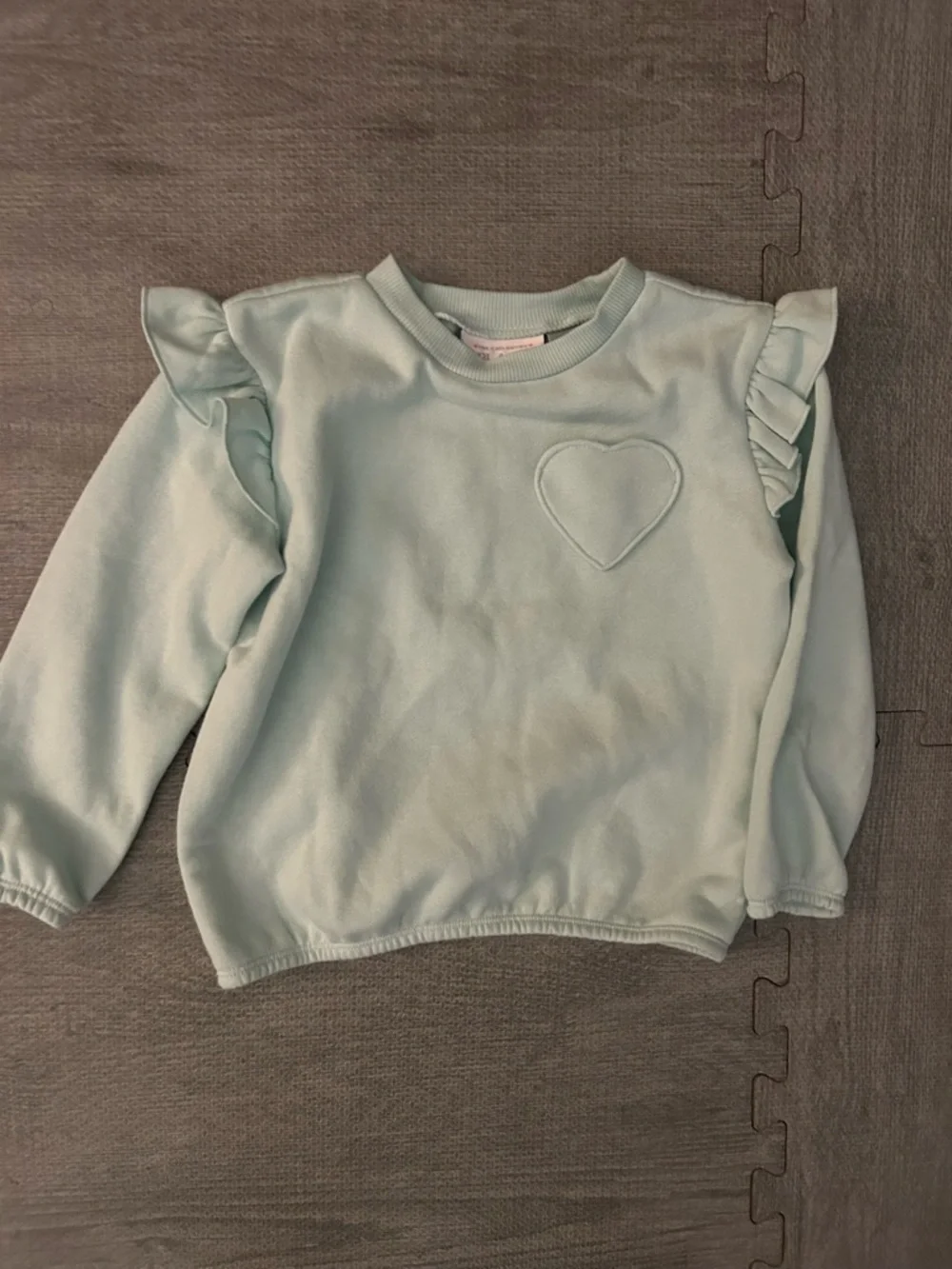 The Children's Place Mint Ruffle Heart Sweatshirt. Size 3T